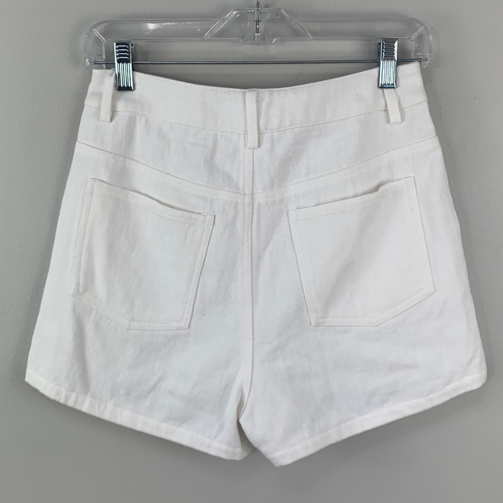 Le Liz Boutique Crochet Front White Denim Shorts NEW! - Picture 11 of 12